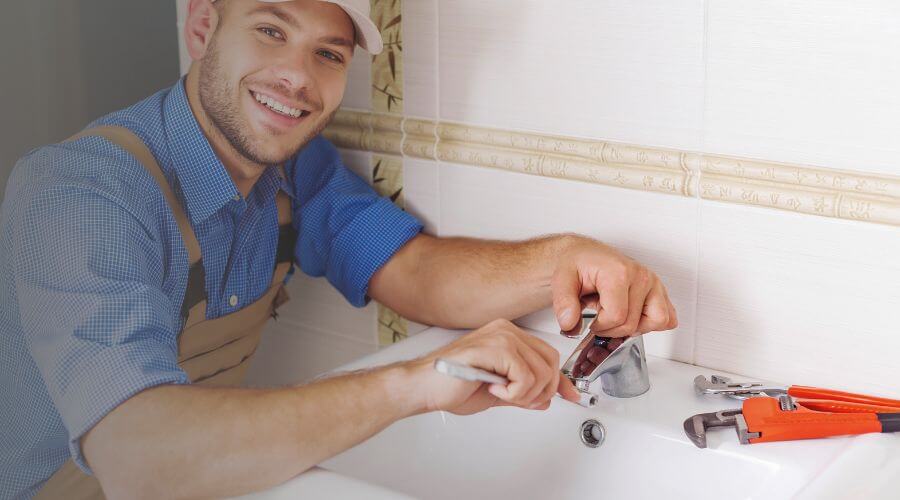 Handle or spout repair in Shalimar, FL